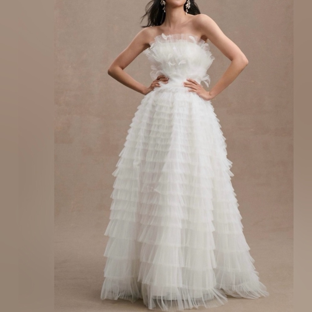 Mac Duggal White Strapless Tiered Tulle Wedding Dress
